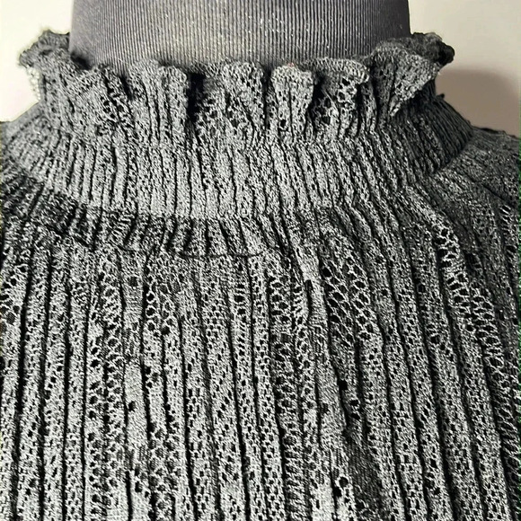 Full Circle Trends Women’s Black Sheer Turtleneck Ruffled Blouse Size 3X - Picture 4 of 9